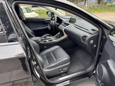 Foto van Lexus NX