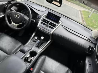Foto van Lexus NX