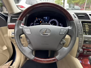 Foto van Lexus LS