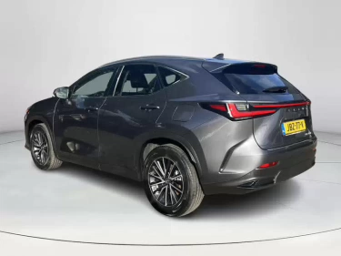 Foto van Lexus NX