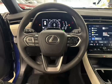 Foto van Lexus LBX