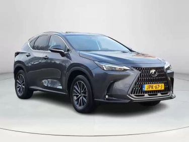 Foto van Lexus NX