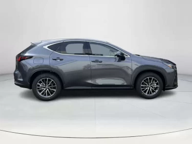 Foto van Lexus NX