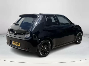 Foto van Honda E