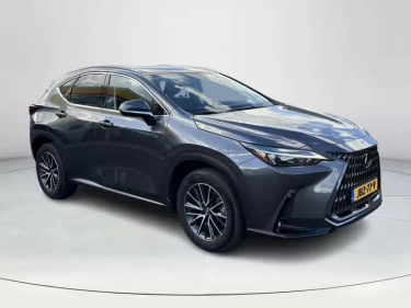 Foto van Lexus NX