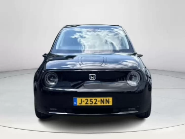 Foto van Honda E