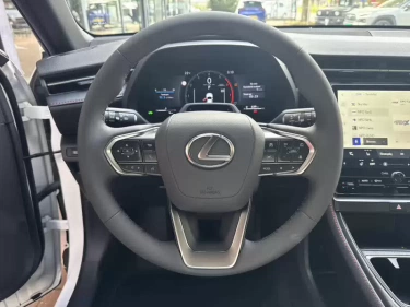Foto van Lexus LBX
