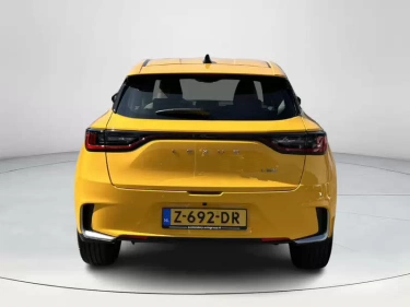 Foto van Lexus LBX