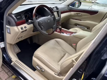 Foto van Lexus LS