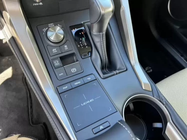 Foto van Lexus NX