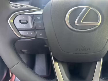 Foto van Lexus LBX
