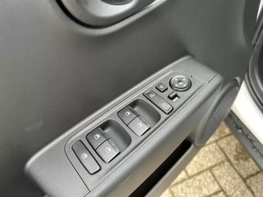 Foto van Hyundai INSTER