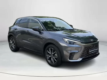 Foto van Lexus LBX
