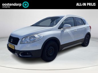 Suzuki S-Cross 1.6 Exclusive NIEUW BINNEN, NIEUWE FOTO'S VOLGEN ZSM |Trekhaak | Navigatiesysteem | Apple CarPlay & Android Auto | Stoelverwarming | Parkeersensoren achter | 12 maanden BOVAG garantie occasion 2014
