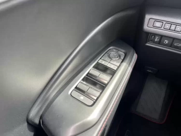 Foto van Lexus LBX