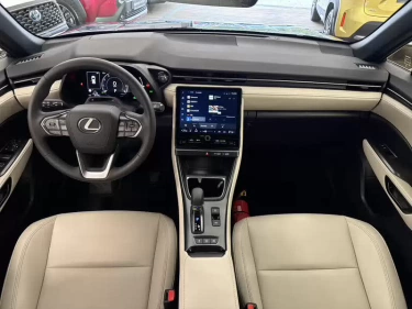 Foto van Lexus LBX
