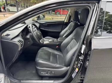 Foto van Lexus NX
