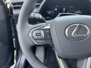 Foto van Lexus LBX