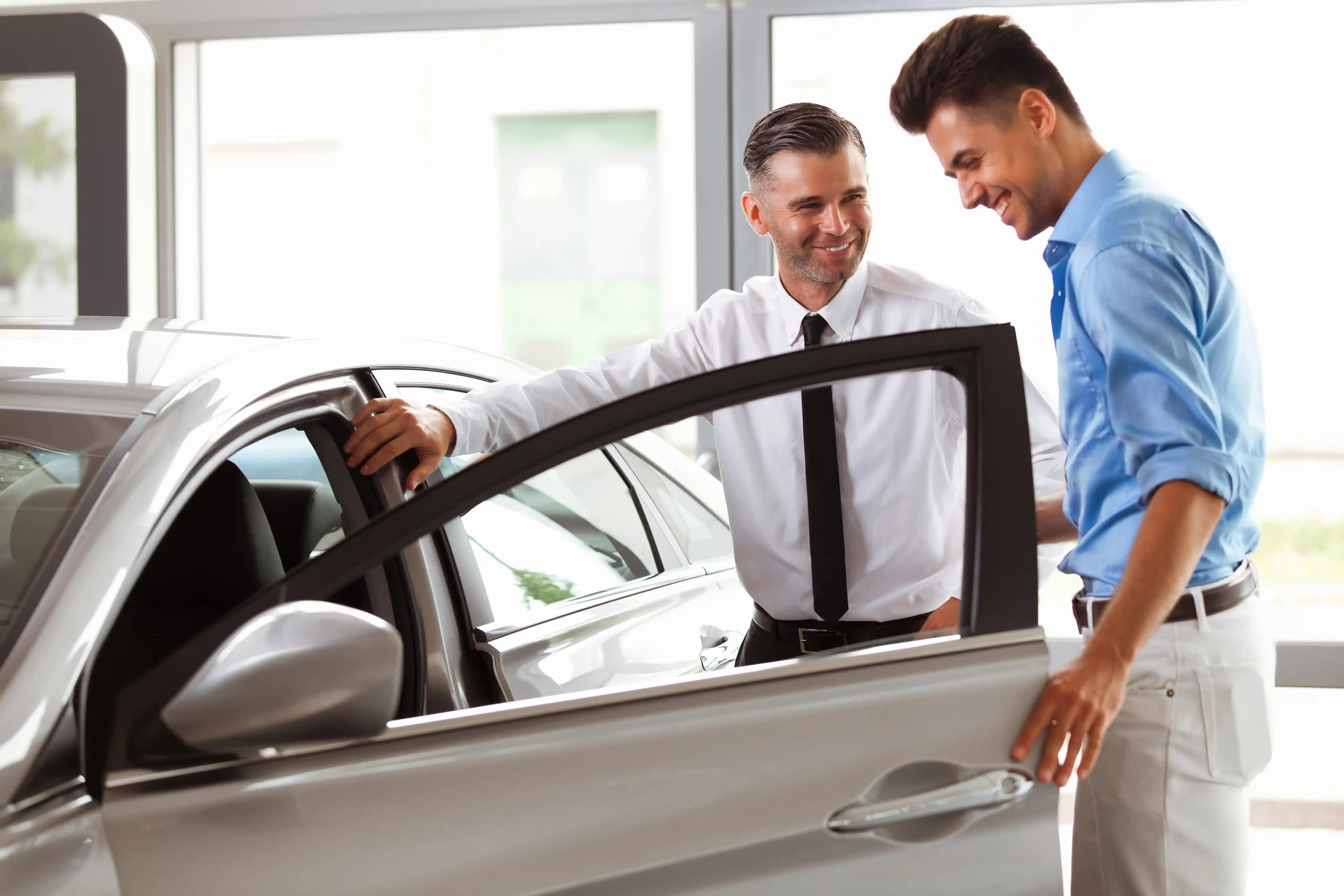 Een auto leasen of kopen: wat is beter voor jou?