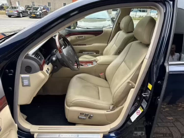 Foto van Lexus LS