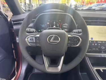 Foto van Lexus LBX