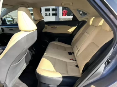 Foto van Lexus NX