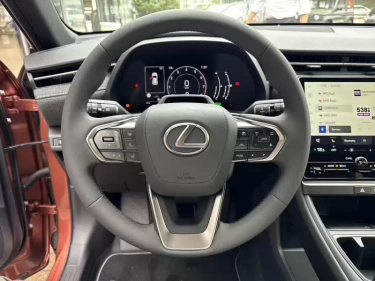 Foto van Lexus LBX