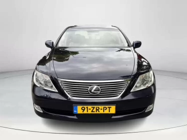 Foto van Lexus LS