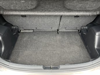 Toyota Yaris 1.3 VVT-i Style | All-in prijs | Navigatie| Trekhaak occasion 2015