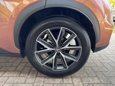 Foto van Lexus LBX