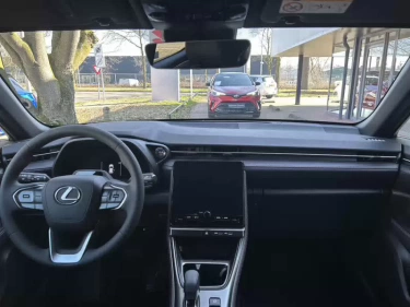 Foto van Lexus LBX