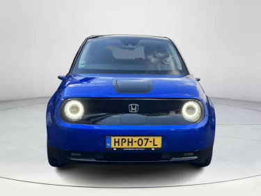 Foto van Honda E