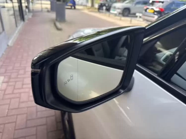 Foto van Lexus LBX