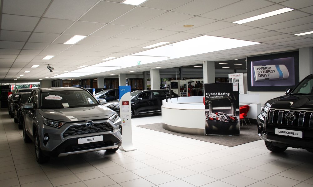Toyota Showroom Den Bosch - entree