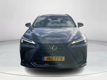Foto van Lexus NX