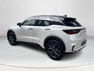Foto van Lexus LBX