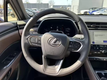 Foto van Lexus LBX