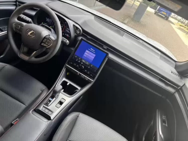 Foto van Lexus LBX