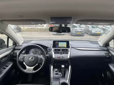 Foto van Lexus NX