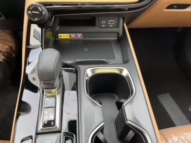 Foto van Lexus NX