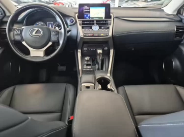 Foto van Lexus NX