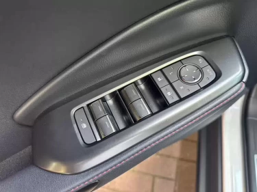 Foto van Lexus LBX