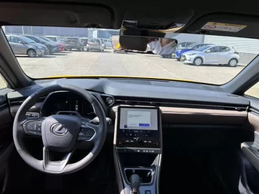 Foto van Lexus LBX