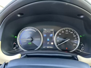 Foto van Lexus NX