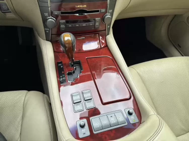 Foto van Lexus LS