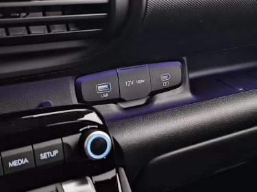 Foto van Hyundai INSTER