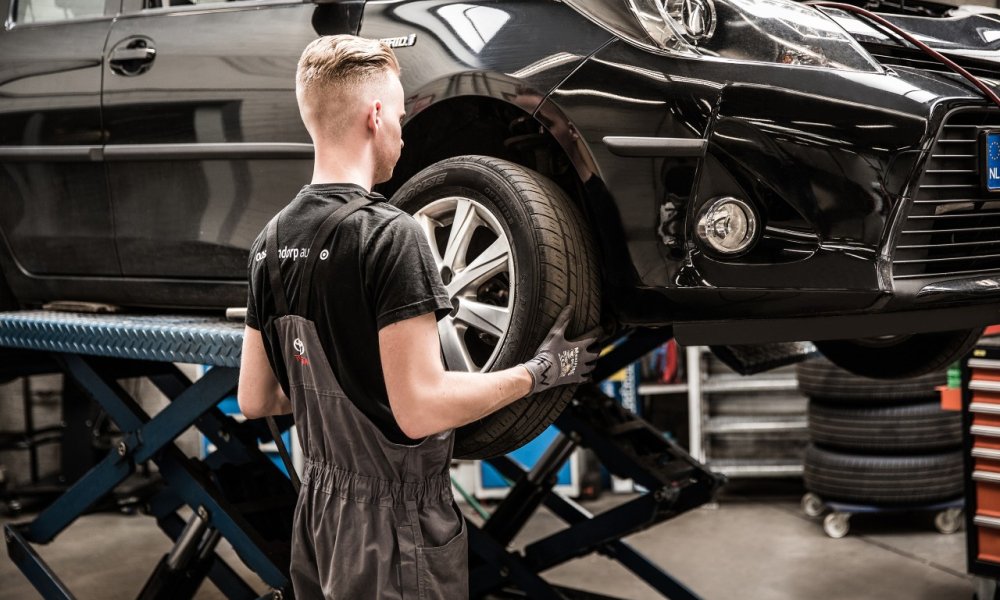 Toyota werkplaats - bandenwissel