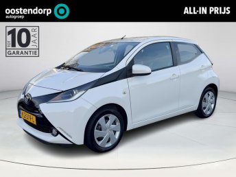 Toyota Aygo 1.0 VVT-i x-play | Achteruitrijcamera | Airco | Fietsendragerbeugel | occasion 2017