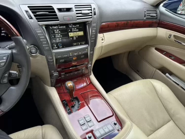 Foto van Lexus LS
