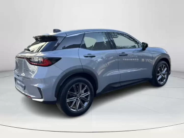 Foto van Lexus LBX